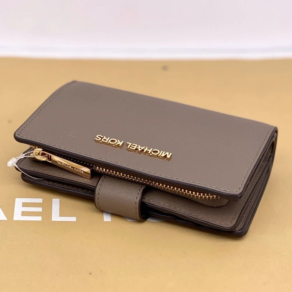Michael Kors Medium Bifold Corner Zip Wallet